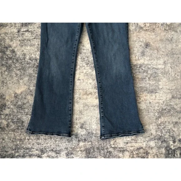 Madewell Mid Rise Kick Out Jeans Women's 31 Blue Denim Medium Wash Flare (33x28) - Picture 3 of 13